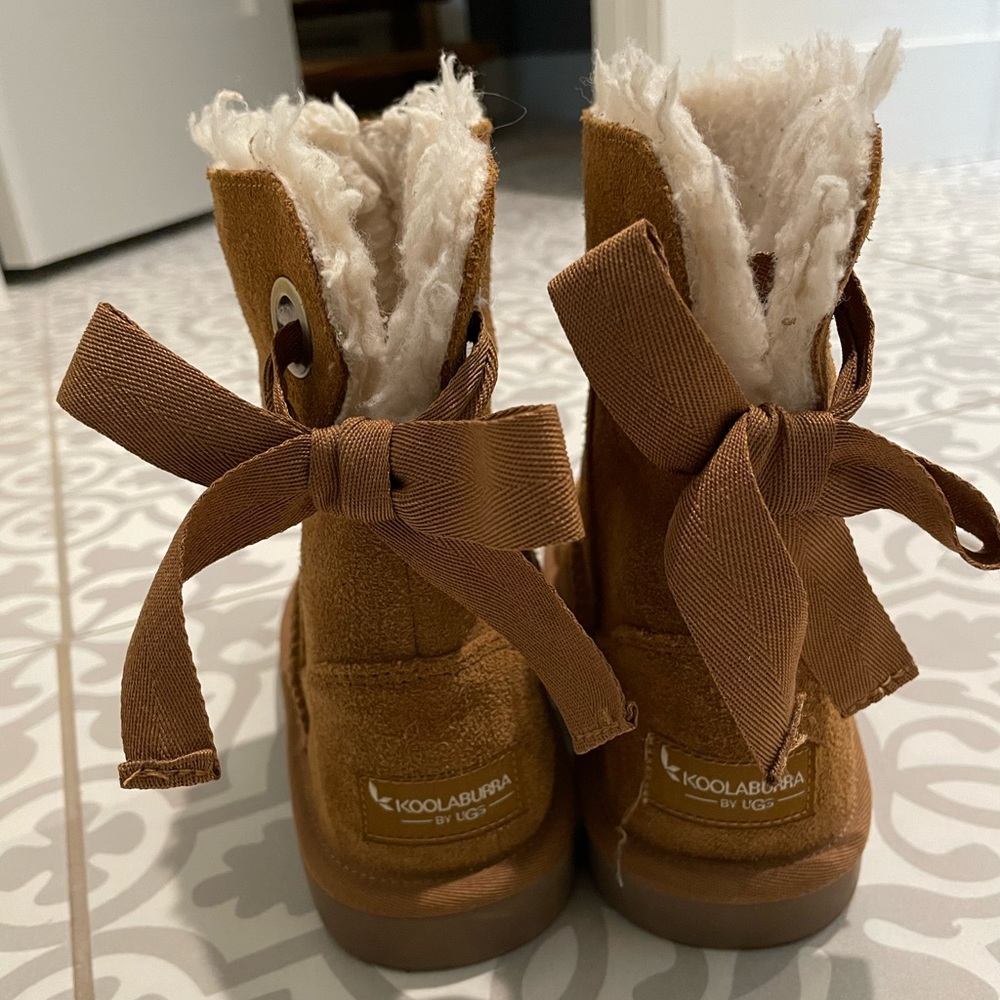 Koolaburra by UGG little girls - like new!